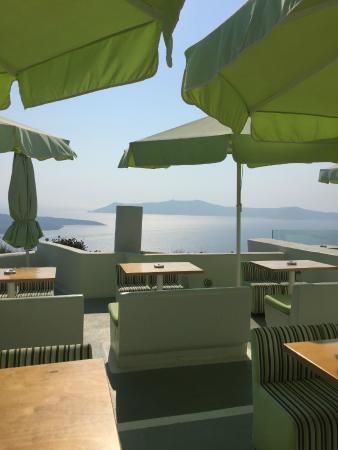 Akis Bar