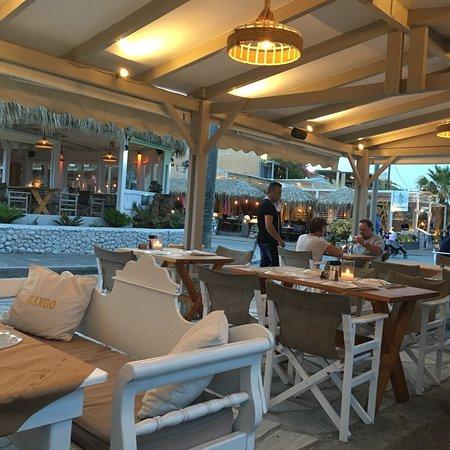 Mango restaurant bar