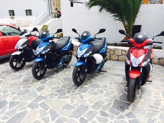 Nikos Motors Santorini